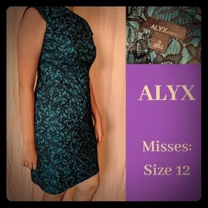 Elegant knee-length dress